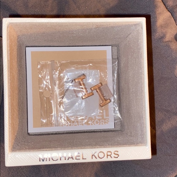 Women’s Michael kohrs rose-gold watch - Picture 10 of 12